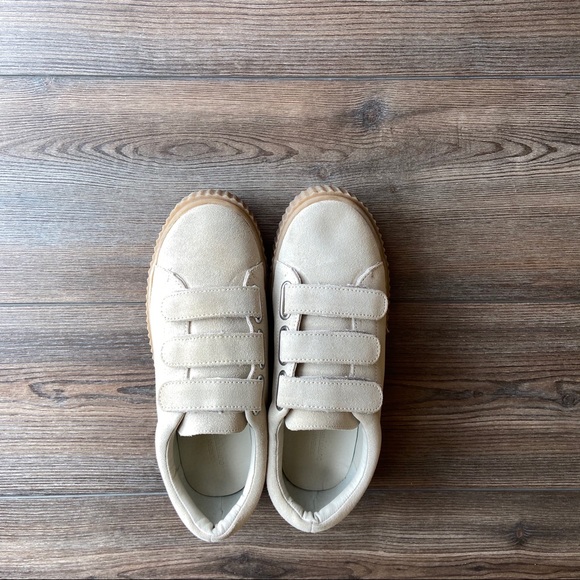 sold // urban outfitters platform fashion sneaker - Picture 2 of 12